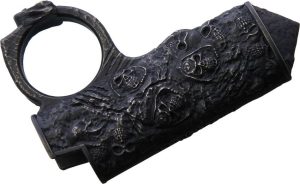 BAS228M.jpg Bastinelli Creations Maxi Lighter Case Bronze Skull Relief