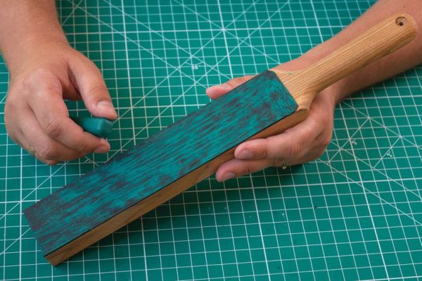 Beavercraft Leather Paddle Strop - w/Compound