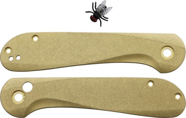 Flytanium Elementum Button Lock Brass Scales