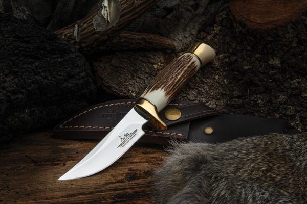 Hibben Whitetail Skinner Fixed Blade Stag Handle Stainless