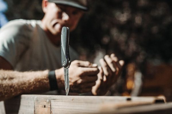 Outdoor Edge Razor VX1 Assisted Linerlock Gray