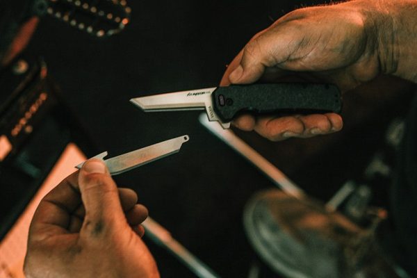 Outdoor Edge Razor VX5 Assisted Carbon Fiber