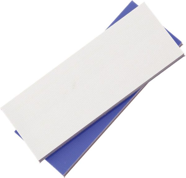 RR1648_add_01.jpg Rough Rider Custom Shop Scales Red/Blue G10