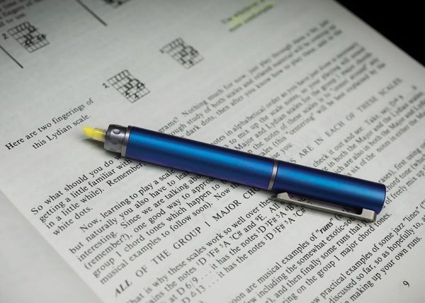 TECHMT02TBR_add_01.jpg TEC Accessories Hi-MARKR Ti Blue Raspberry Tactical Pen EDC