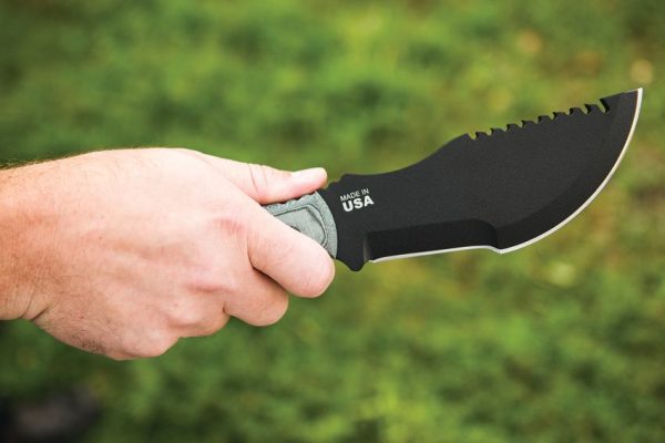 TOPS Tom Brown Tracker Fixed Blade 1095HC Black Kydex Sheath