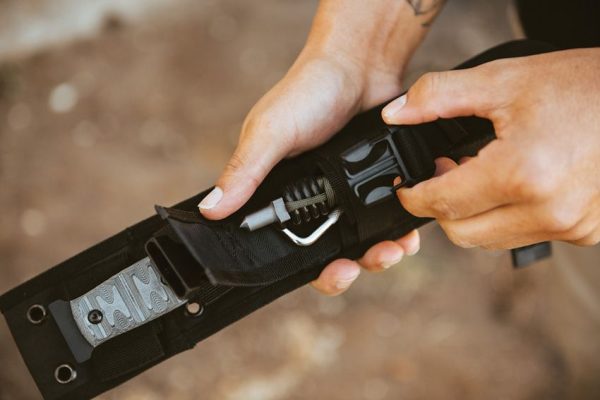 TOPS Pry Knife 1095 Carbon Steel Fixed Blade + Tool